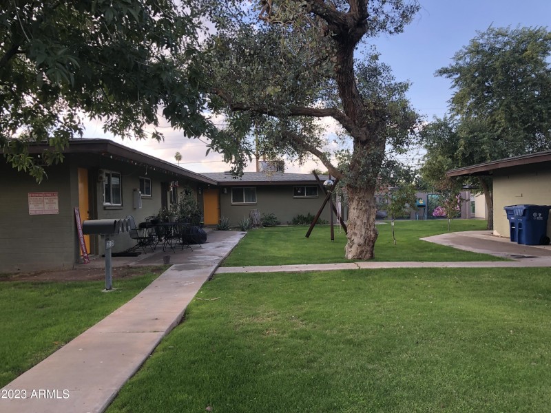 Green lawn Apartments