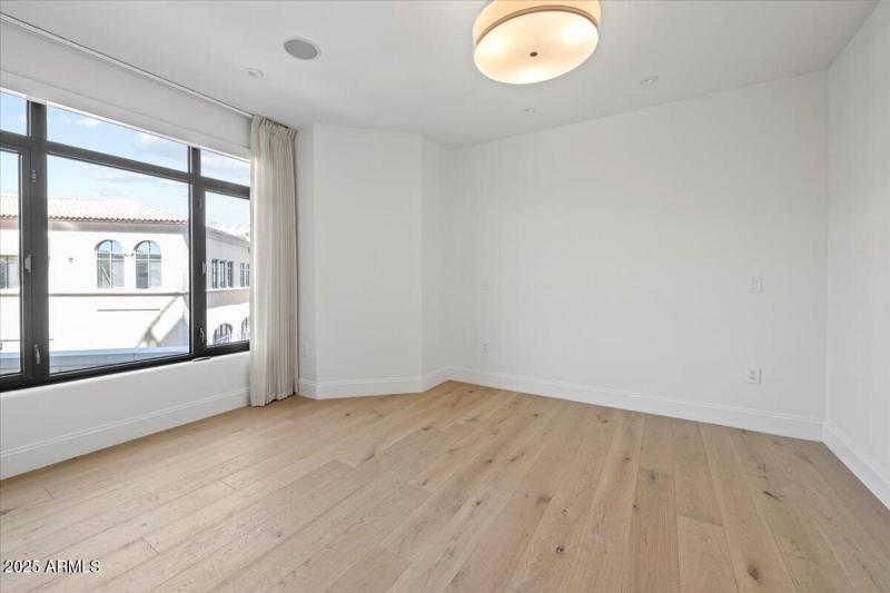 18-7181 E Camelback Rd #301 15