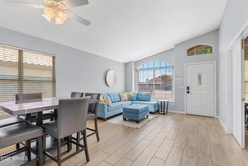 12312 W Edgemont AVE