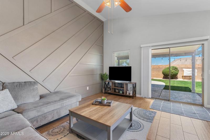 12312 W Edgemont AVE