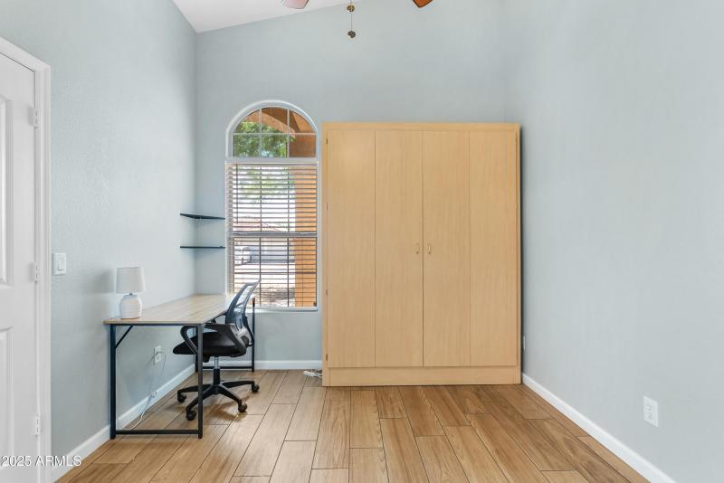 12312 W Edgemont AVE