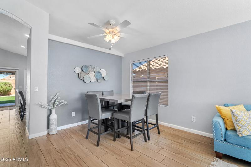 12312 W Edgemont AVE