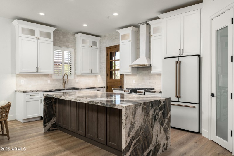 8905 E Mountain Spring Rd (14 of 52)