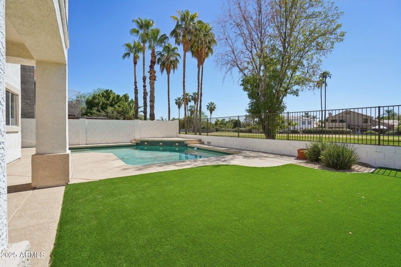 69-web-or-mls-W Aurora Dr-S0210-061