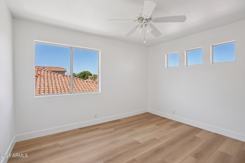 46-web-or-mls-W Aurora Dr-S0210-040