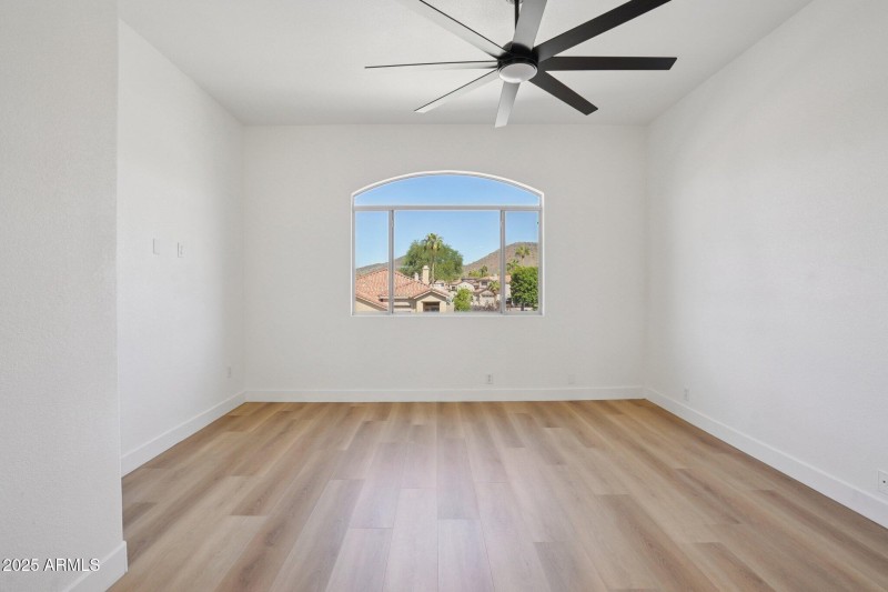 41-web-or-mls-W Aurora Dr-S0210-037