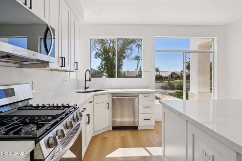 28-web-or-mls-W Aurora Dr-S0210-024