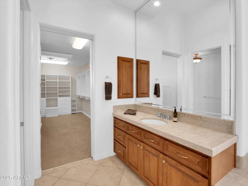 070-2732 E Friess Drive-70