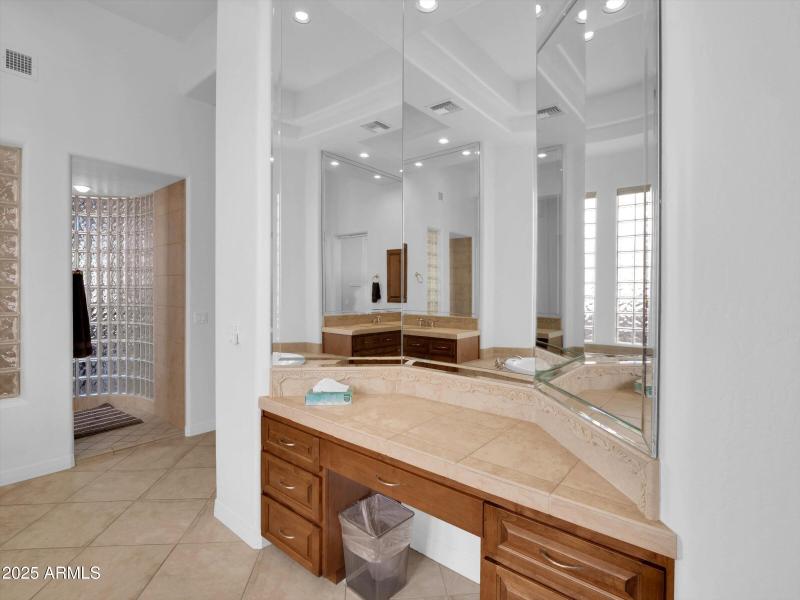 071-2732 E Friess Drive-71