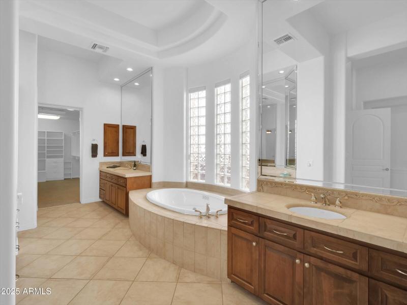 066-2732 E Friess Drive-66