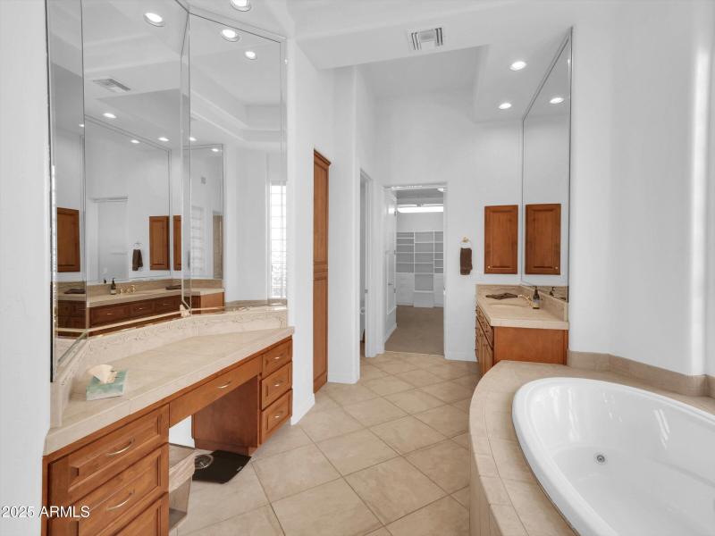 067-2732 E Friess Drive-67