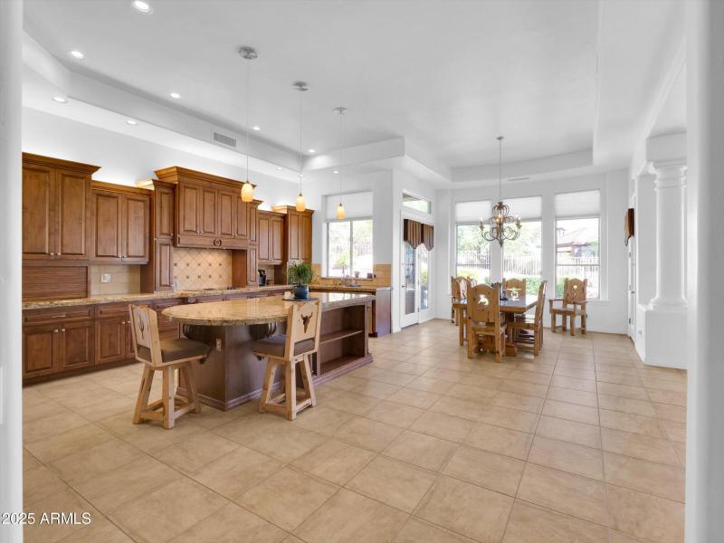 042-2732 E Friess Drive-42