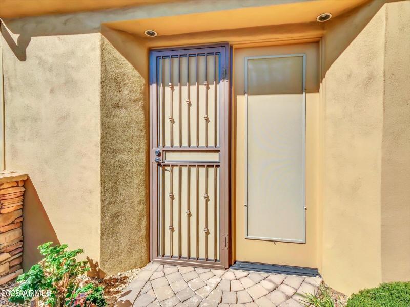 007-2732 E Friess Drive-7