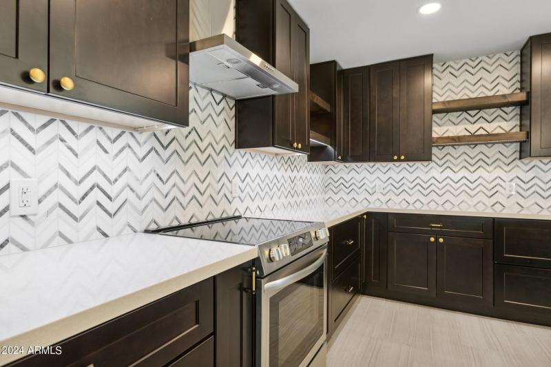 Coronado White Quartz Kitchen Surround