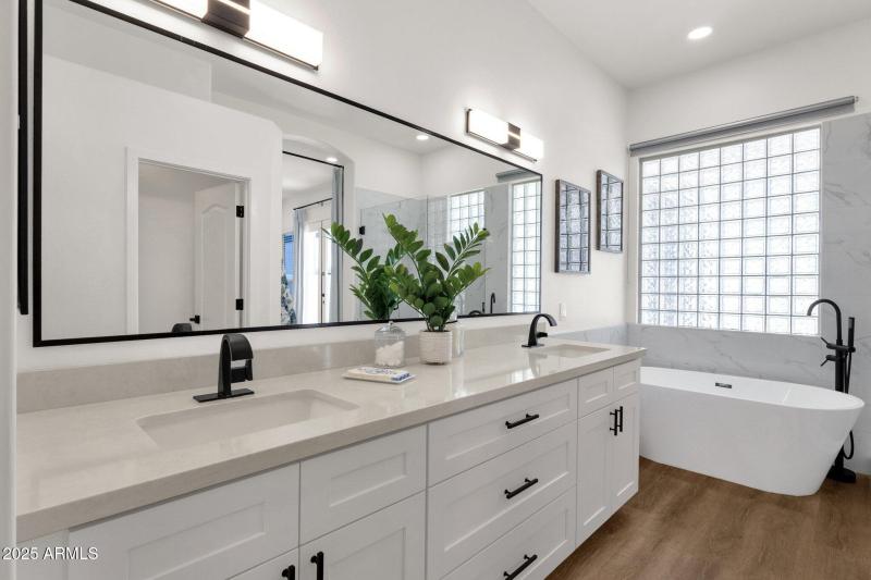 28-web-or-mls-389-w-fairway-pl