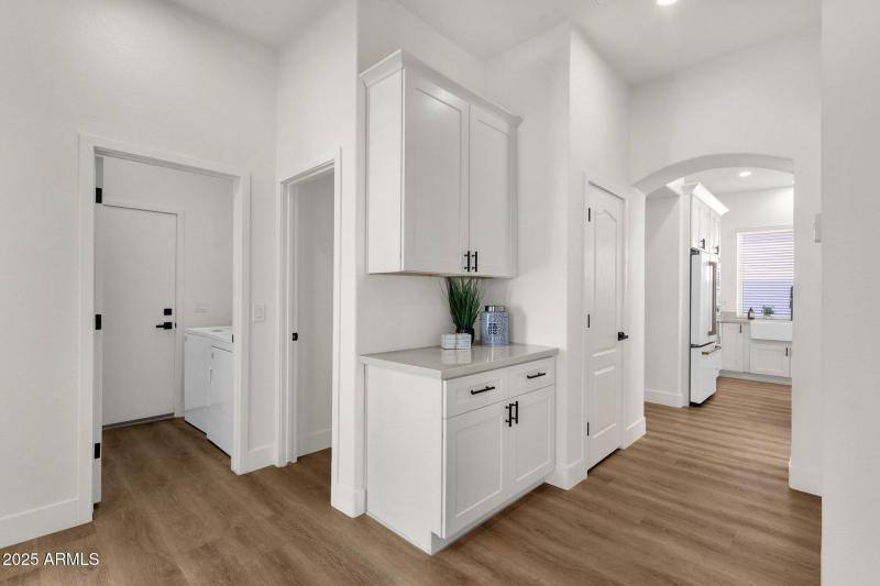 31-web-or-mls-389-w-fairway-pl