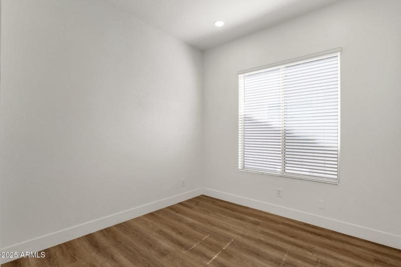 34-web-or-mls-389-w-fairway-pl