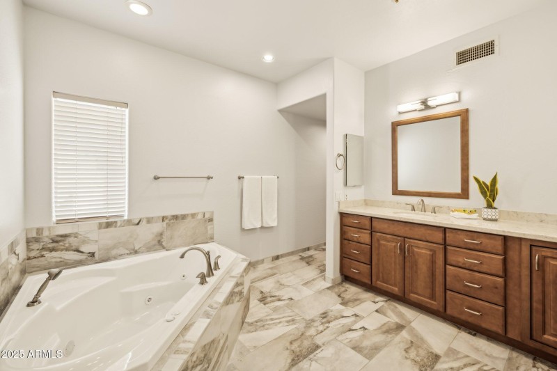 36-web-or-mls-11488-e-bella-vista-dr