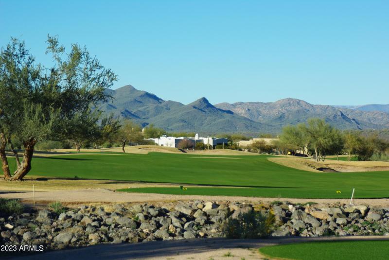 STUNNING VIEWS FROM GOLF COURSE