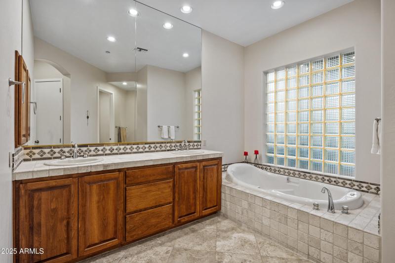 10775 E Caribbean Ln-26