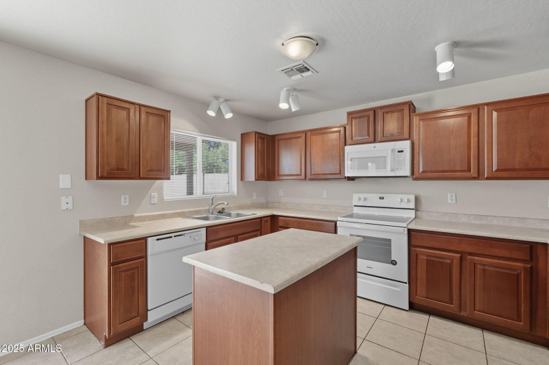 10-web-or-mls-Iron-10