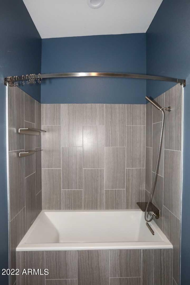 2nd Master Bedroom-Ensuite-Tub