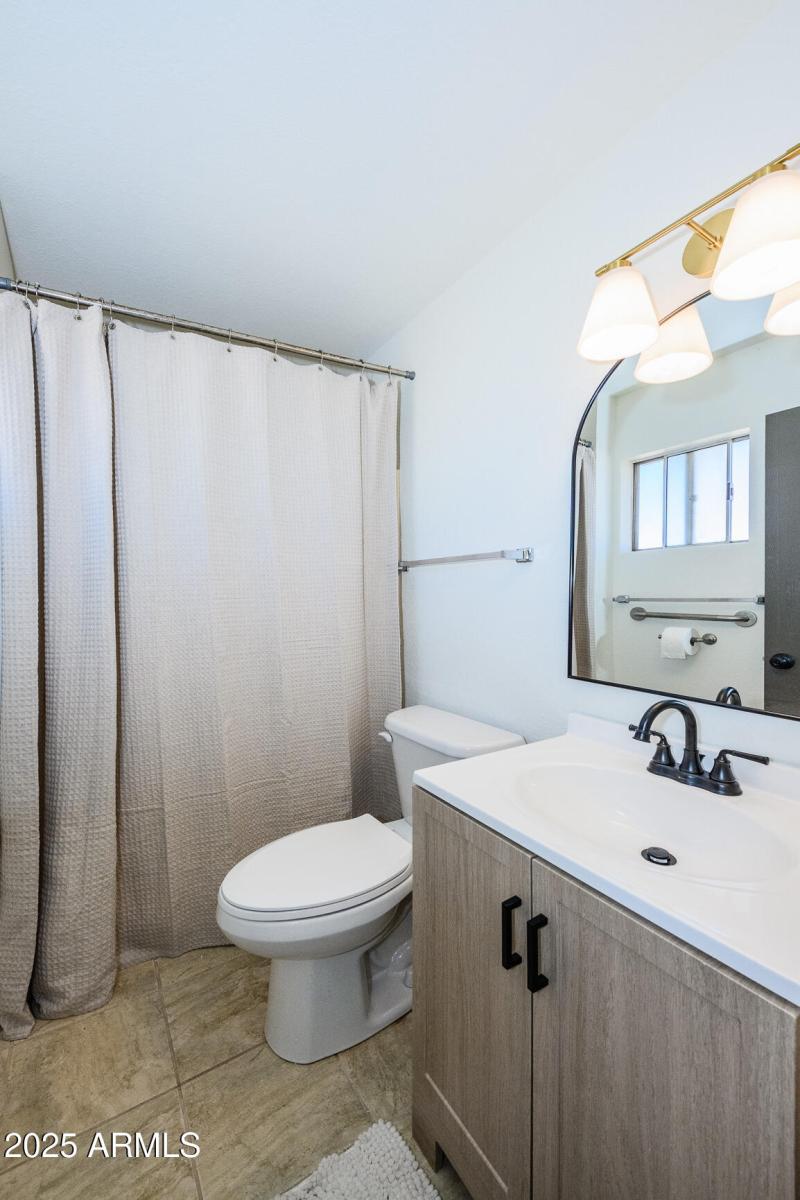 035-785-E.-Country-Club-Drive