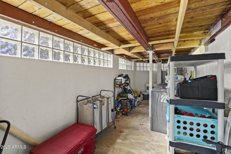 511 N Hemlock Circle Laundry and Storag