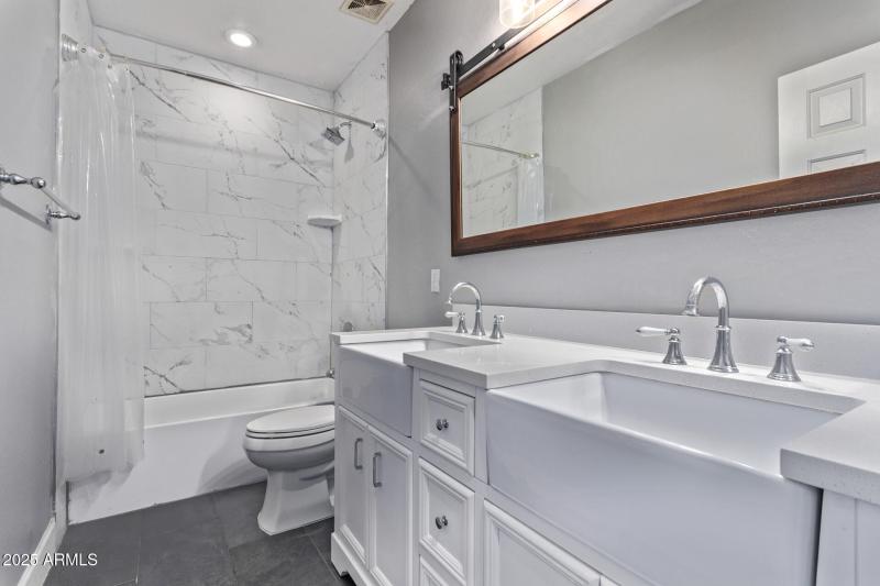 Basement full bathroom