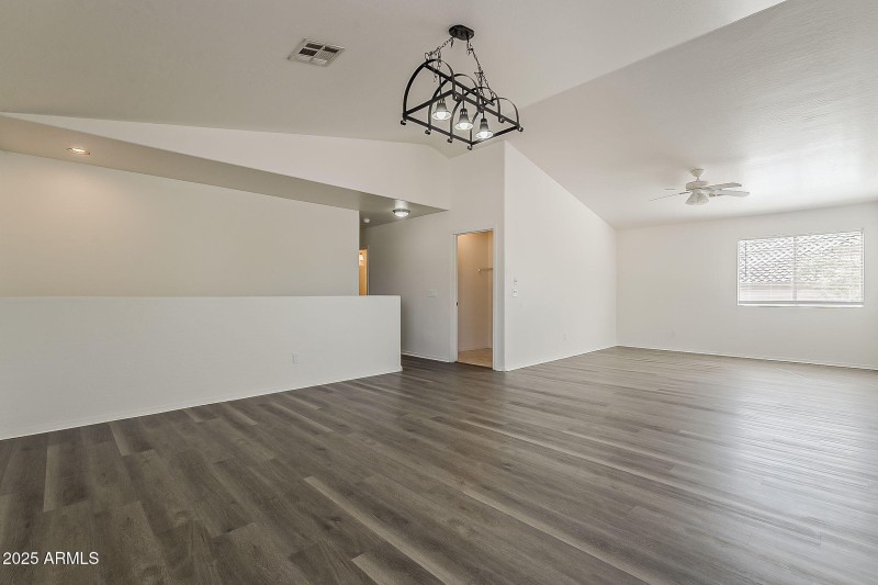 27-web-or-mls-Lush Vista-27