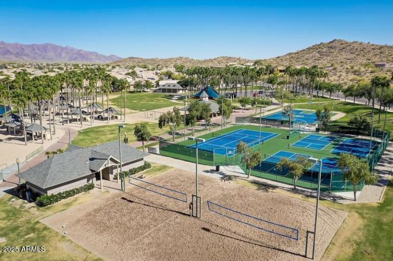 Estrella Amenities