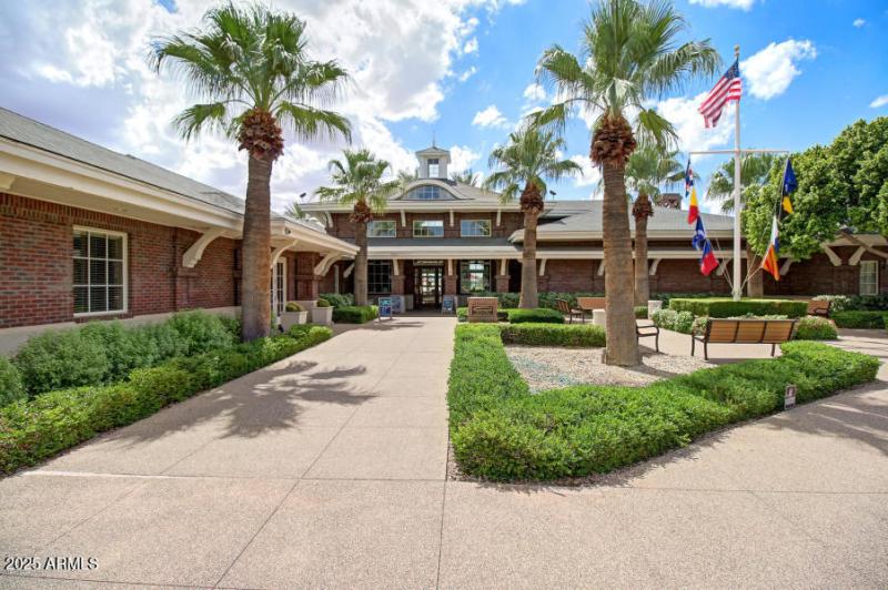 Estrella Amenities