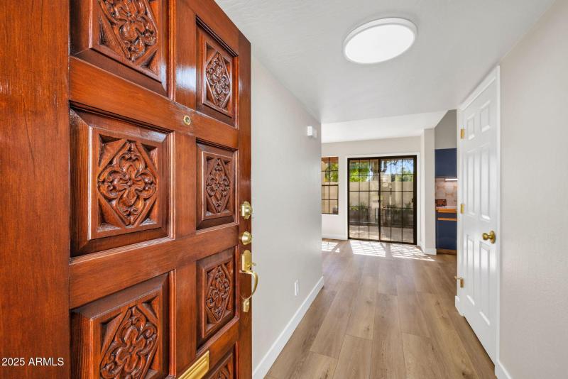 2-web-or-mls-896A8080