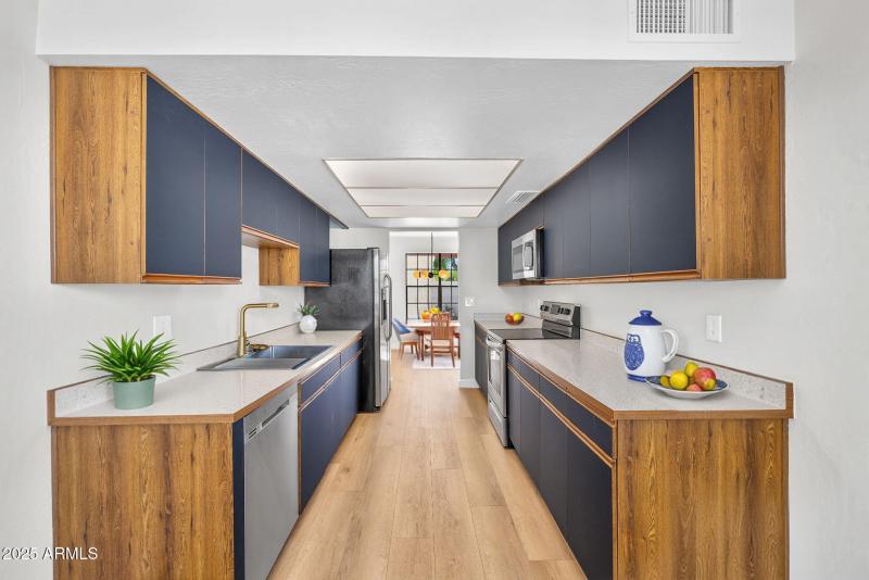 106-web-or-mls-collov-ai_20250923165230_