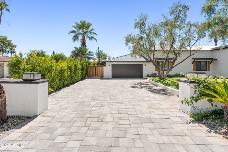 6715 E Montecito Ave-79