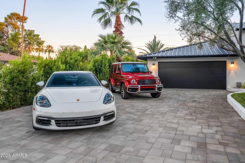 6715 E Montecito Ave-84