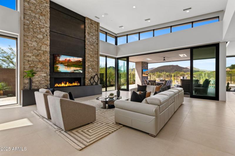 7-web-or-mls-37200-n-cave-creek-rd