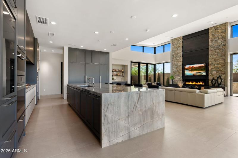 14-web-or-mls-37200-n-cave-creek-rd