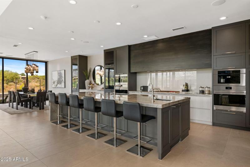 16-web-or-mls-37200-n-cave-creek-rd