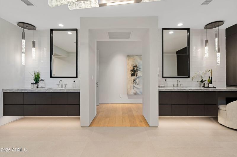 47-web-or-mls-37200-n-cave-creek-rd