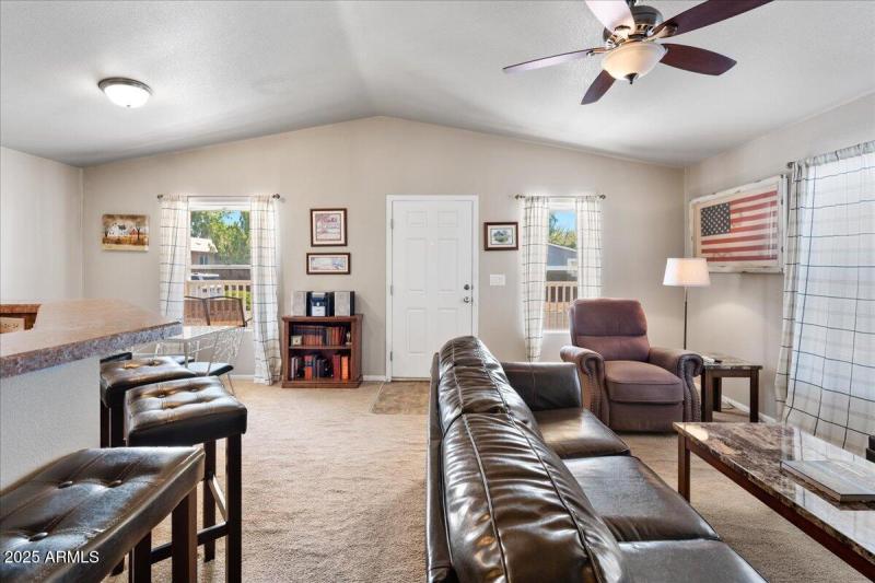 04-Kitchen & Living Room