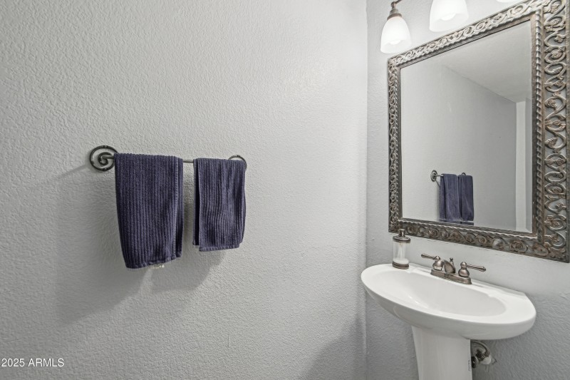 23-print-Hayden Rd 28-2905-023