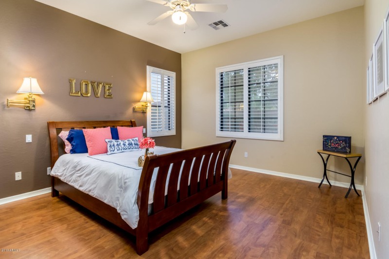 1447 W Swan Ct - MLS-31