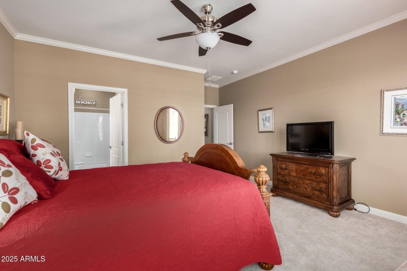 Guest Bedroom En-Suite