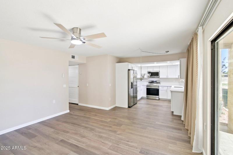 9-web-or-mls-W Avenida De Amigos Cir-S03