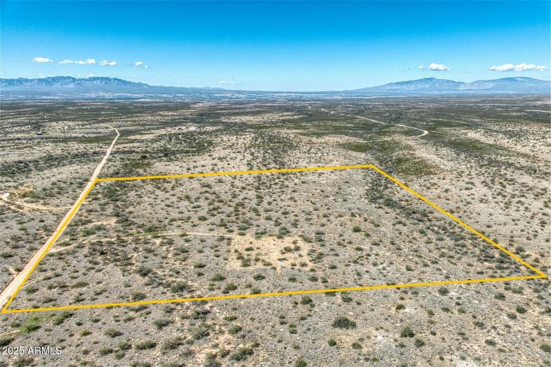 062013B-East Diamonback Road Parcel w bo