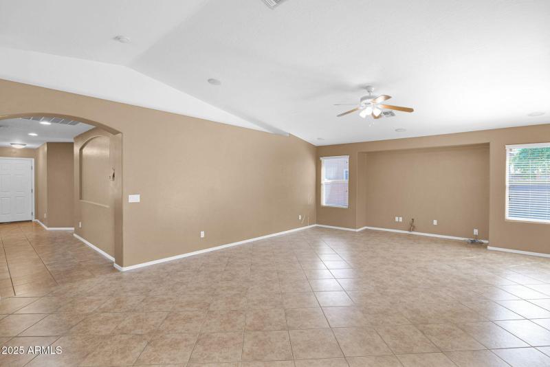 25-web-or-mls-P1315337