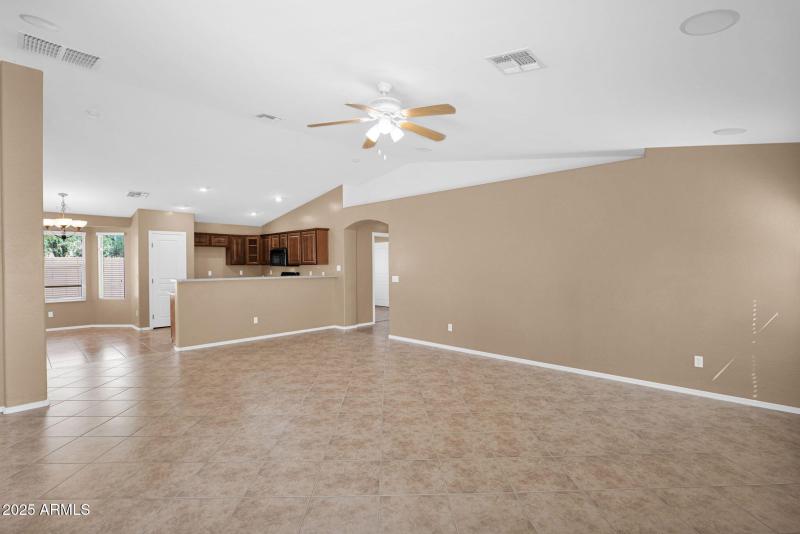 28-web-or-mls-P1315343