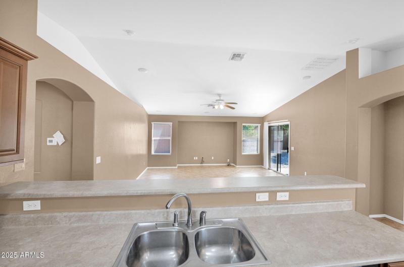 33-web-or-mls-P1315351