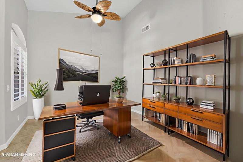 030_090_a4m_HL-(1) - Home Office - Moder